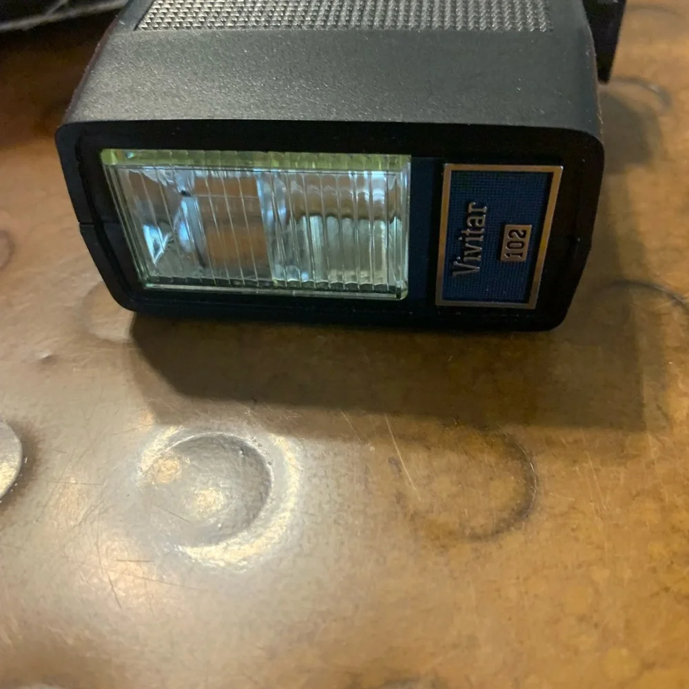 Vivitar electronic flash Model 102